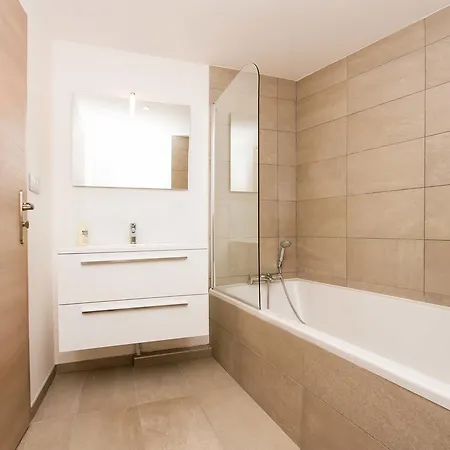 Clos Des Roches Apartment- All Year 아파트